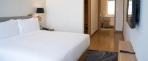 Limpeza de quarto de hotel e avaliações positivas online
