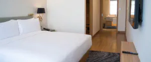 Limpeza de quarto de hotel e avaliações positivas online
